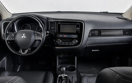 Mitsubishi Outlander III рестайлинг 3, 2016 год, 1 659 000 рублей, 8 фотография