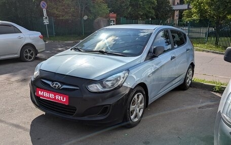 Hyundai Solaris II рестайлинг, 2012 год, 590 000 рублей, 2 фотография