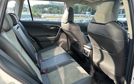 Toyota RAV4, 2025 год, 4 090 000 рублей, 9 фотография
