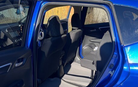 Honda Fit III, 2013 год, 860 000 рублей, 10 фотография