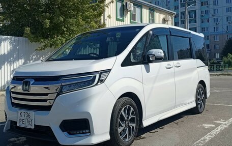 Honda Stepwgn IV, 2019 год, 2 400 000 рублей, 3 фотография