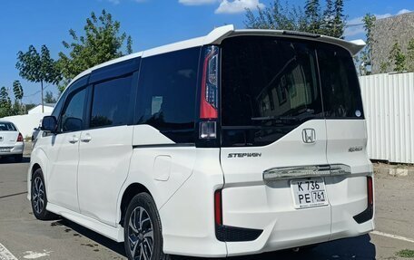 Honda Stepwgn IV, 2019 год, 2 400 000 рублей, 4 фотография