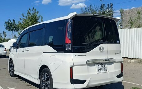 Honda Stepwgn IV, 2019 год, 2 400 000 рублей, 13 фотография