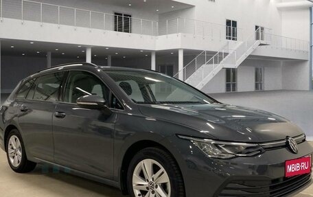 Volkswagen Golf VIII, 2022 год, 2 100 000 рублей, 1 фотография
