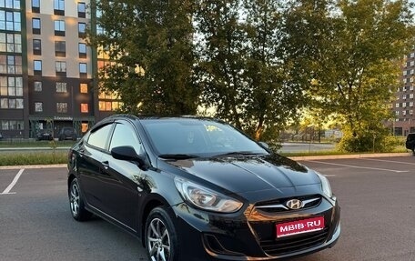 Hyundai Solaris II рестайлинг, 2013 год, 800 000 рублей, 1 фотография