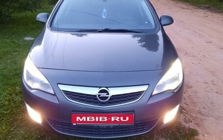 Opel Astra J, 2012 год, 450 000 рублей, 2 фотография