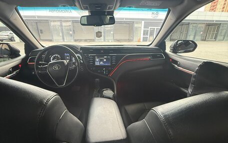 Toyota Camry, 2018 год, 2 550 000 рублей, 8 фотография