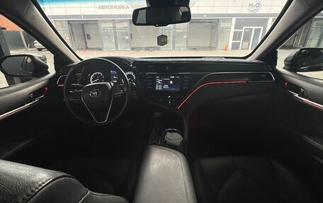 Toyota Camry, 2018 год, 2 550 000 рублей, 6 фотография