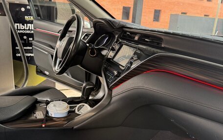Toyota Camry, 2018 год, 2 550 000 рублей, 14 фотография