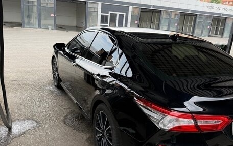 Toyota Camry, 2018 год, 2 550 000 рублей, 3 фотография