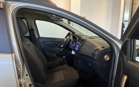 Renault Sandero II рестайлинг, 2019 год, 1 310 000 рублей, 25 фотография