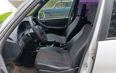 Chevrolet Niva I рестайлинг, 2011 год, 240 000 рублей, 8 фотография