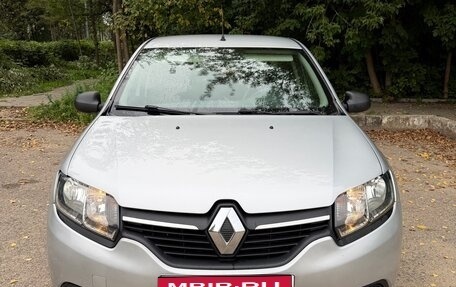 Renault Logan II, 2017 год, 835 000 рублей, 1 фотография