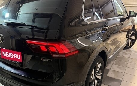 Volkswagen Tiguan II, 2018 год, 2 200 000 рублей, 6 фотография