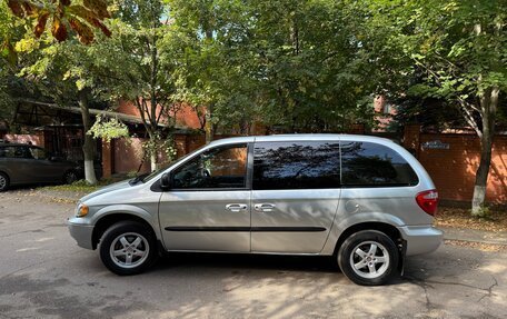 Chrysler Voyager IV, 2001 год, 635 000 рублей, 3 фотография