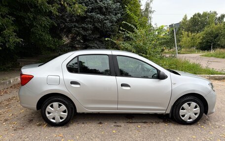 Renault Logan II, 2017 год, 835 000 рублей, 2 фотография