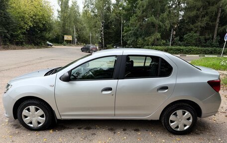 Renault Logan II, 2017 год, 835 000 рублей, 4 фотография
