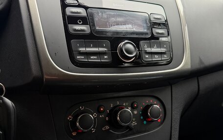 Renault Logan II, 2017 год, 835 000 рублей, 12 фотография