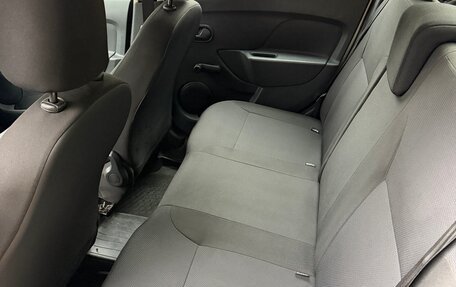Renault Logan II, 2017 год, 835 000 рублей, 15 фотография