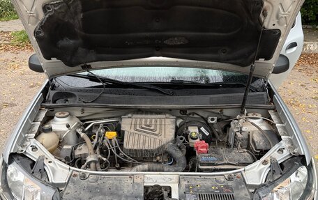 Renault Logan II, 2017 год, 835 000 рублей, 17 фотография