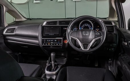 Honda Fit III, 2019 год, 1 299 000 рублей, 6 фотография