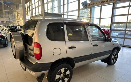 Chevrolet Niva I рестайлинг, 2004 год, 349 900 рублей, 4 фотография