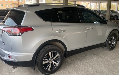 Toyota RAV4, 2017 год, 3 200 000 рублей, 3 фотография