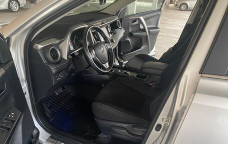 Toyota RAV4, 2017 год, 3 200 000 рублей, 4 фотография
