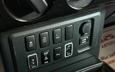 Toyota FJ Cruiser, 2011 год, 4 899 000 рублей, 24 фотография