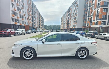 Toyota Camry, 2018 год, 2 399 999 рублей, 2 фотография