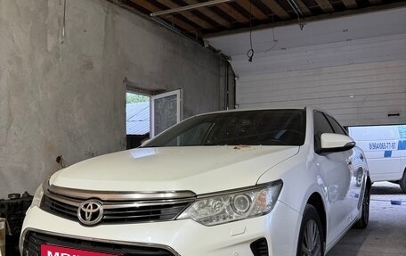 Toyota Camry, 2016 год, 1 800 000 рублей, 4 фотография