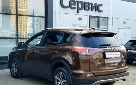 Toyota RAV4, 2017 год, 2 300 000 рублей, 7 фотография