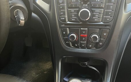 Opel Astra J, 2011 год, 650 000 рублей, 9 фотография