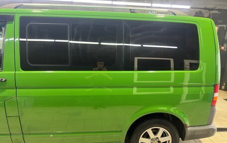 Volkswagen Transporter T5 рестайлинг, 2003 год, 1 000 000 рублей, 4 фотография