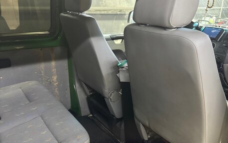 Volkswagen Transporter T5 рестайлинг, 2003 год, 1 000 000 рублей, 12 фотография