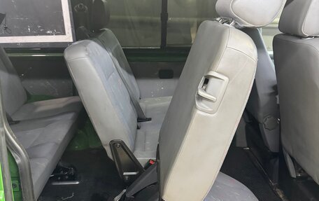 Volkswagen Transporter T5 рестайлинг, 2003 год, 1 000 000 рублей, 16 фотография
