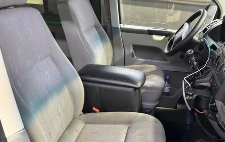 Volkswagen Transporter T5 рестайлинг, 2003 год, 1 000 000 рублей, 20 фотография