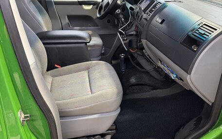 Volkswagen Transporter T5 рестайлинг, 2003 год, 1 000 000 рублей, 21 фотография
