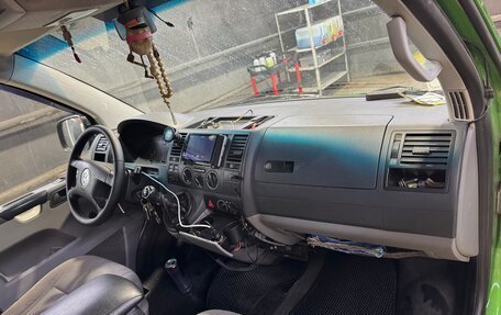 Volkswagen Transporter T5 рестайлинг, 2003 год, 1 000 000 рублей, 23 фотография