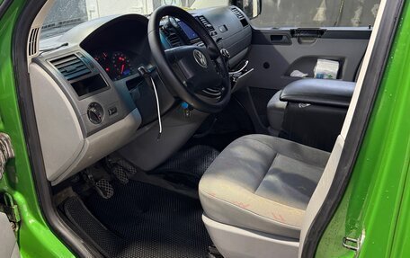 Volkswagen Transporter T5 рестайлинг, 2003 год, 1 000 000 рублей, 25 фотография