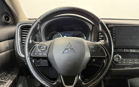 Mitsubishi Outlander III рестайлинг 3, 2015 год, 1 450 000 рублей, 14 фотография