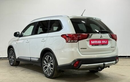 Mitsubishi Outlander III рестайлинг 3, 2015 год, 1 450 000 рублей, 7 фотография