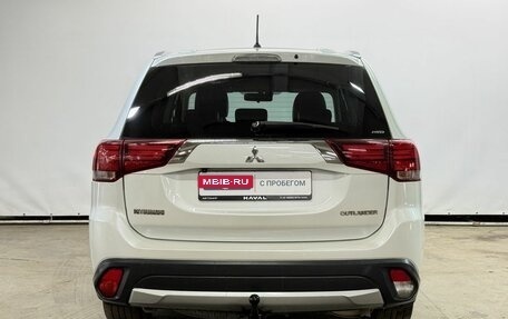 Mitsubishi Outlander III рестайлинг 3, 2015 год, 1 450 000 рублей, 6 фотография