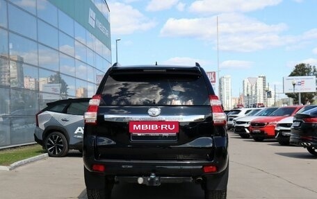 Toyota Land Cruiser Prado 150 рестайлинг 2, 2017 год, 3 780 000 рублей, 6 фотография