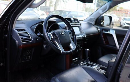 Toyota Land Cruiser Prado 150 рестайлинг 2, 2017 год, 3 780 000 рублей, 15 фотография
