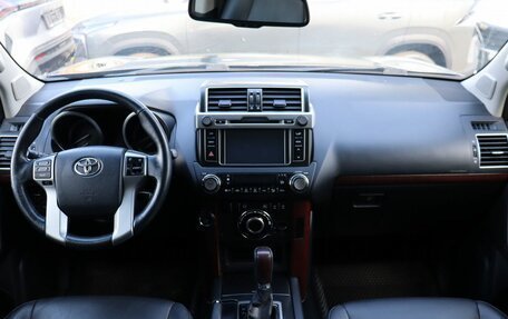 Toyota Land Cruiser Prado 150 рестайлинг 2, 2017 год, 3 780 000 рублей, 17 фотография