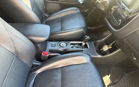 Mitsubishi Outlander III рестайлинг 3, 2013 год, 1 650 000 рублей, 11 фотография