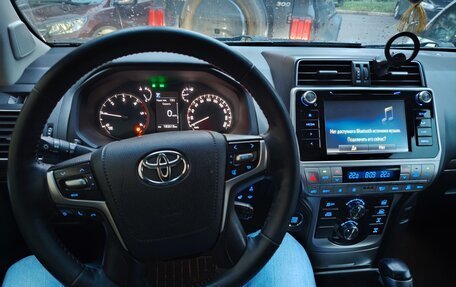 Toyota Land Cruiser Prado 150 рестайлинг 2, 2018 год, 4 500 000 рублей, 5 фотография