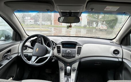 Chevrolet Cruze II, 2009 год, 9 фотография
