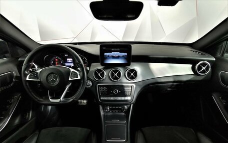 Mercedes-Benz GLA, 2018 год, 2 235 000 рублей, 17 фотография